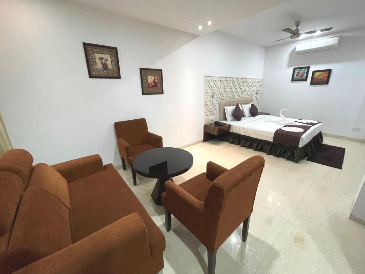 Hotel Goa Continental Arpora Exterior foto