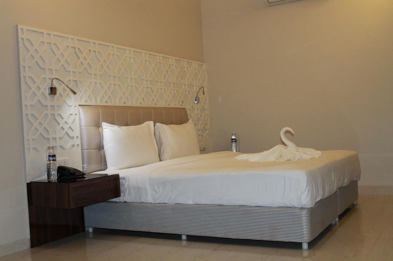 Hotel Goa Continental Arpora Exterior foto